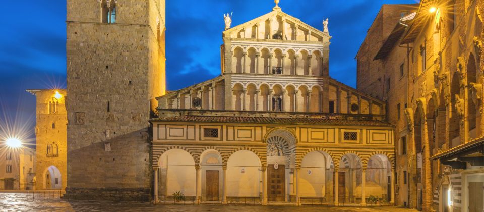 Die Kathedrale erhebt sich im Herzen von Pistoia als Zeugnis romanischer Frömmigkeit der Toskana.