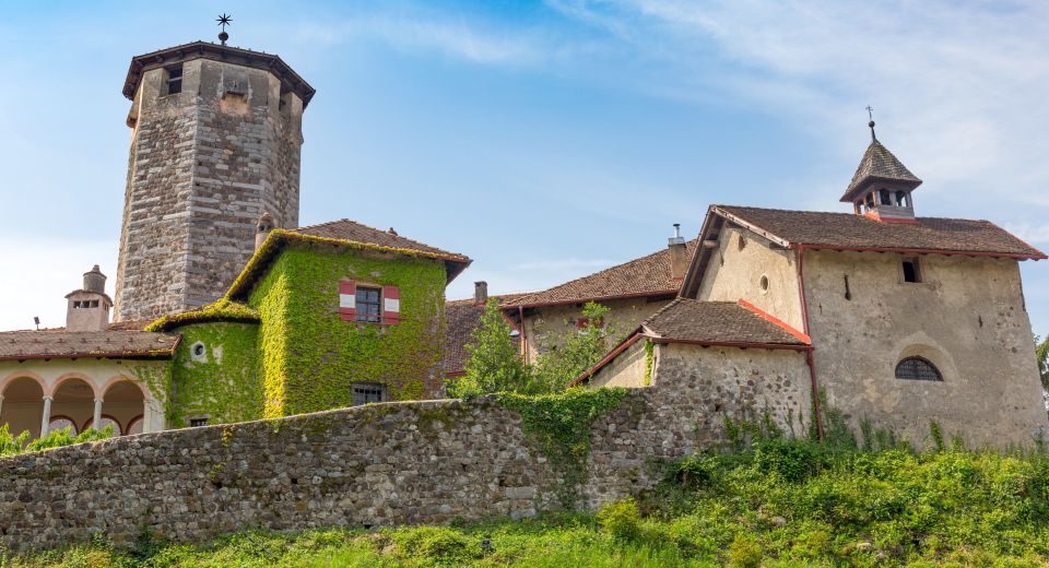 Castel Valer ist seit dem 13. Jahrhundert Stammsitz der Grafen Spaur und vereint romanische, gotische und barocke Elemente.