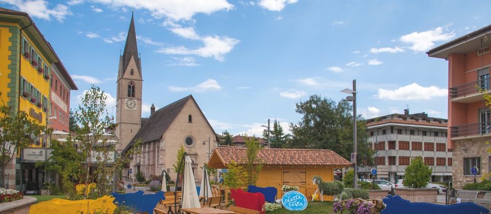 Die Chiesa Parrocchiale di Santa Maria Assunta beeindruckt mit gotisch-renaissance Architektur, Fresken und reicher Geschichte.