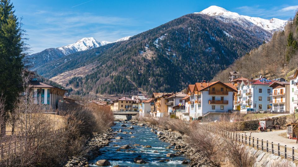 Pellizzano am Fluss Noce steht für Ruhe, alpine Natur und authentisches Dorfleben im Herzen des Val di Sole.