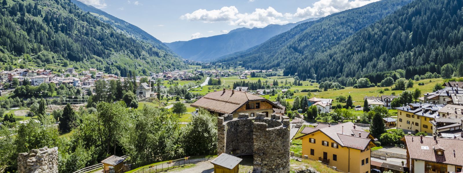 Das Val di Sole im Trentino ist ein Tal voller Kontraste, in dem Natur, Geschichte und aktives Leben harmonisch zusammenfinden.
