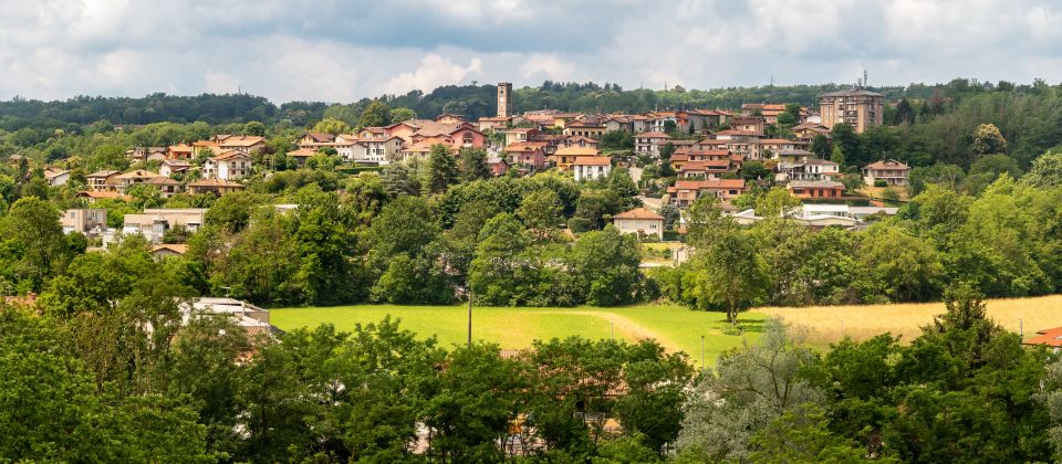 Paruzzaro ist ein ruhiger Ort im Piemont in der Provinz Novara nahe dem Lago Maggiore, umgeben von Hügeln und viel Natur.