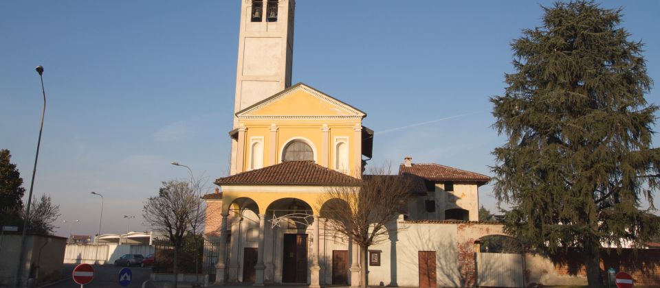 Zwischen Reisfeldern und Industriehallen liegt Trecate als stille Brücke zwischen ländlichem Piemont und Lombardei.