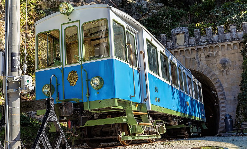 Die alte Bahn von San Marino erinnert an die historische Zugverbindung zwischen dem Monte Titano und Rimini.