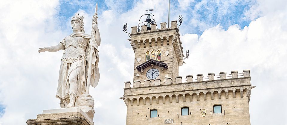 Die Statua della Libertà thront im Zentrum San Marinos und verkörpert seit dem 19. Jahrhundert die Freiheit der Republik.