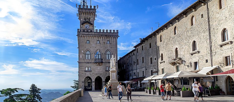 Der Palazzo Pubblico prägt San Marinos Altstadt und verkörpert wie kaum ein anderes Bauwerk Freiheit und stolze Tradition.