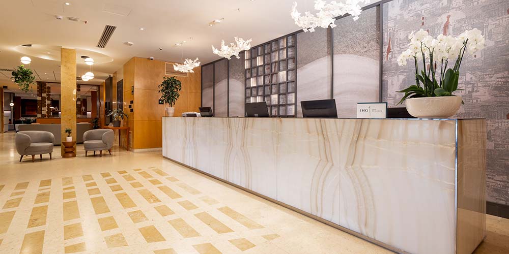 Crowne Plaza Padova - Hotel - Rezeption Crowne Plaza Padova - Hotel - Rezeption