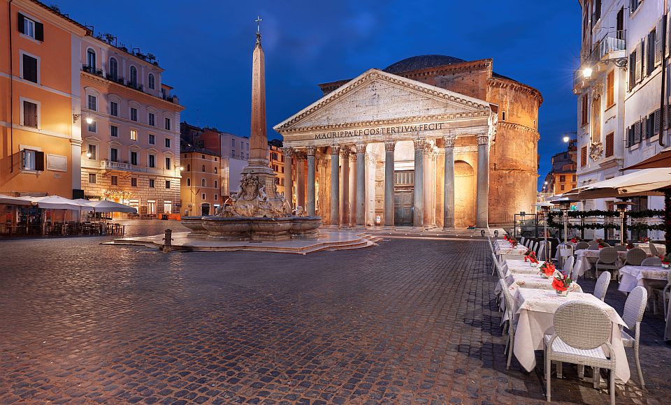 Rund um die Piazza della Rotonda laden Cafés und Restaurants dazu ein, das besondere Flair im Herzen Roms zu genießen.