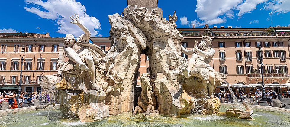 Auf der Piazza Navona erhebt sich die Fontana als eindrucksvolles Meisterwerk des römischen Barock.