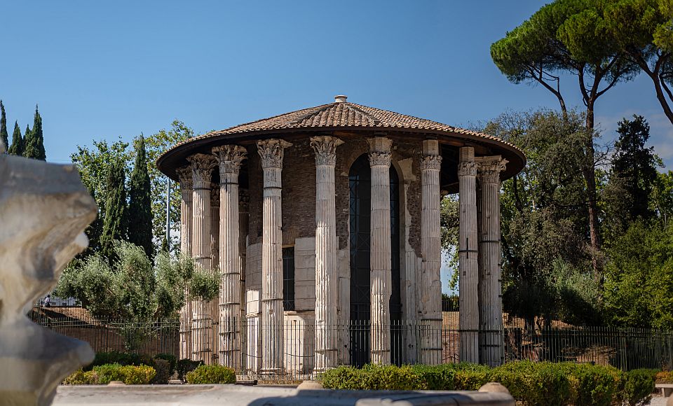 Mehr als 2.000 Jahre Geschichte machen den Tempio di Ercole Vincitore zu einem besonderen Zeugnis des republikanischen Rom. 