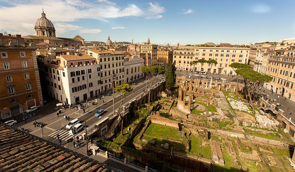Antike Tempel, Säulen und Mauern machen den Largo di Torre Argentina zu einem eindrucksvollen Zeugnis der römischen Republik.
