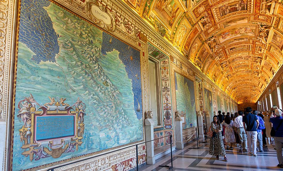 Historische Landkarten machen die Galleria delle Carte Geografiche zu einem Höhepunkt im Vatikan.