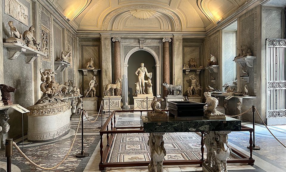 Die Sala degli Animali begeistert mit kunstvollen antiken Skulpturen von Tieren und mythologischen Wesen.