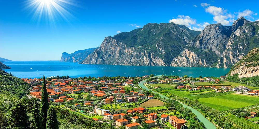 Startbild: Startseite Gardasee: Wasser und Berge