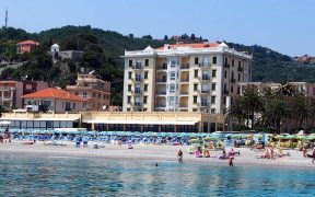 Lido Resort Finale Ligure | Aparthotel direkt am Meer in Ligurien